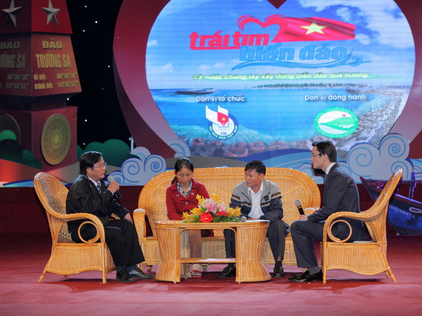 Ấm áp, xúc động chương trình giao lưu “Trái tim biển đảo” ảnh 1
