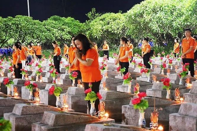 Chủ tịch nước ký quyết định tặng quà cho người có công với cách mạng ảnh 1