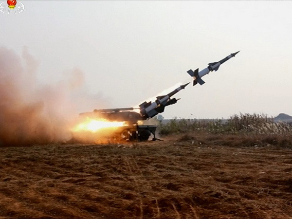 Triều Tiên đăng hình ảnh tấn công giả định bằng tên lửa vào Mỹ ảnh 1