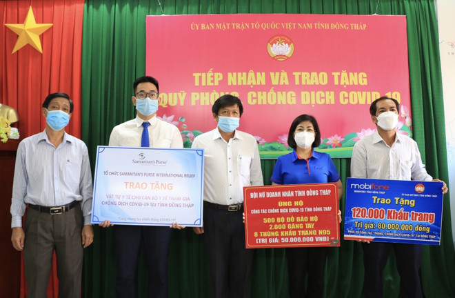 Đồng Tháp tiếp nhận vật tư y tế phục vụ phòng, chống dịch COVID-19 ảnh 1