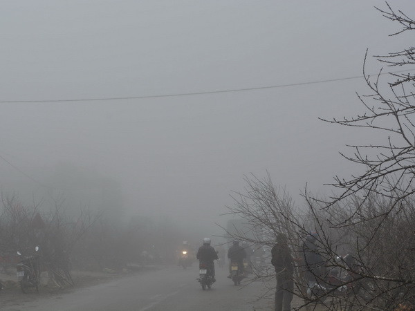 Đông Bắc Bộ tiếp tục mưa phùn, nồm ẩm trong hai ngày cuối tuần ảnh 1