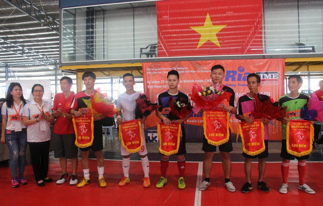 Sôi nổi giải bóng đá của cộng đồng người Việt tại Malaysia ảnh 1