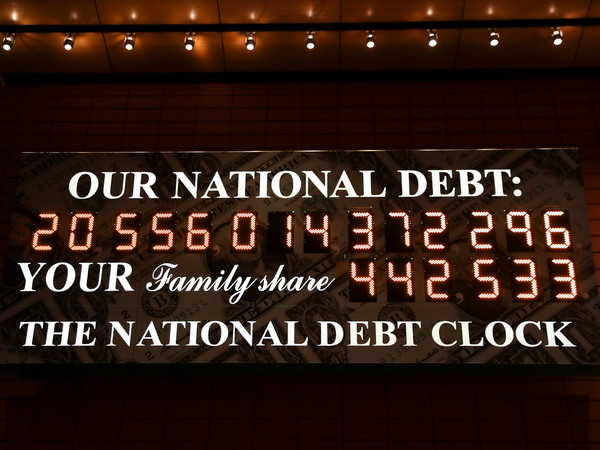 Fitch cảnh báo Mỹ cần kìm hãm nợ công đang tăng nhanh ảnh 1