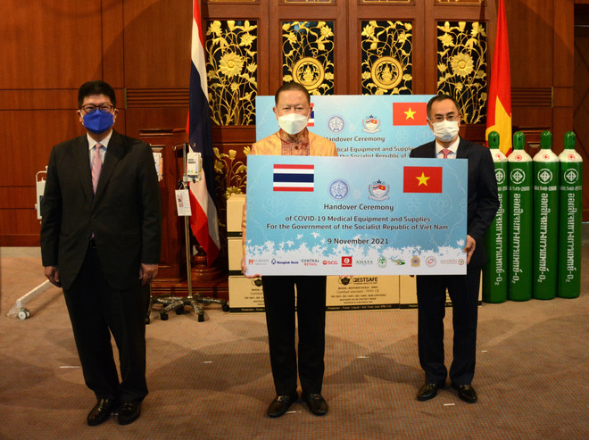 Thái Lan tặng vật tư y tế hỗ trợ Việt Nam phòng chống dịch COVID-19 ảnh 1