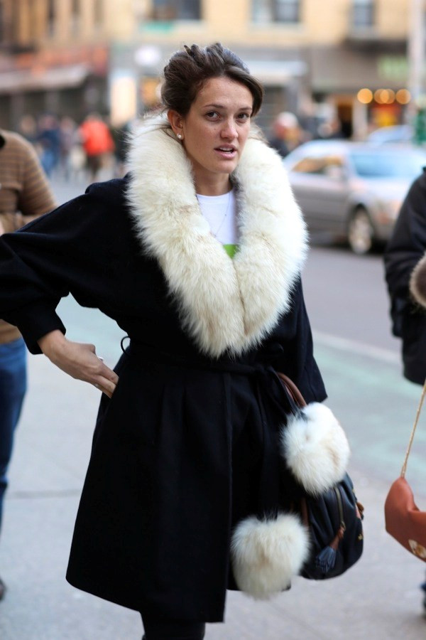Áo khoác lông lên ngôi trong mùa mốt Thu Đông 2014-2015 ảnh 14