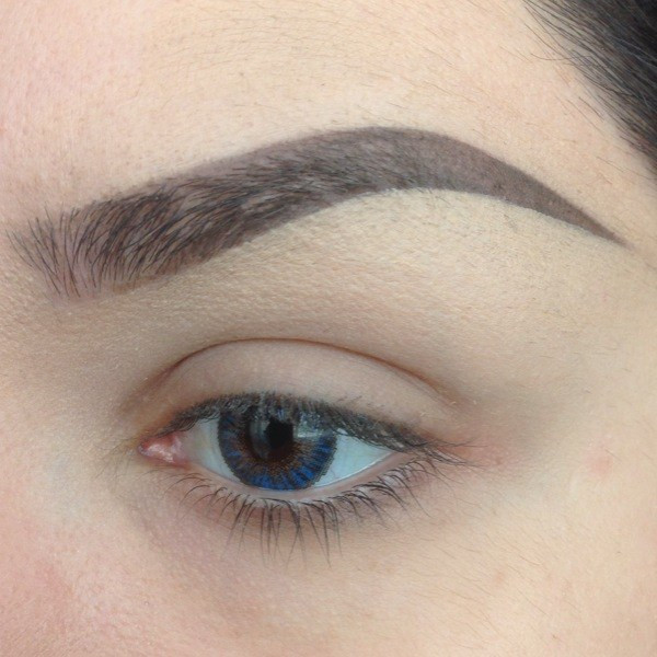 Mắt khói nâu đồng đẹp như nữ diễn viên phim "Transformer" ảnh 2