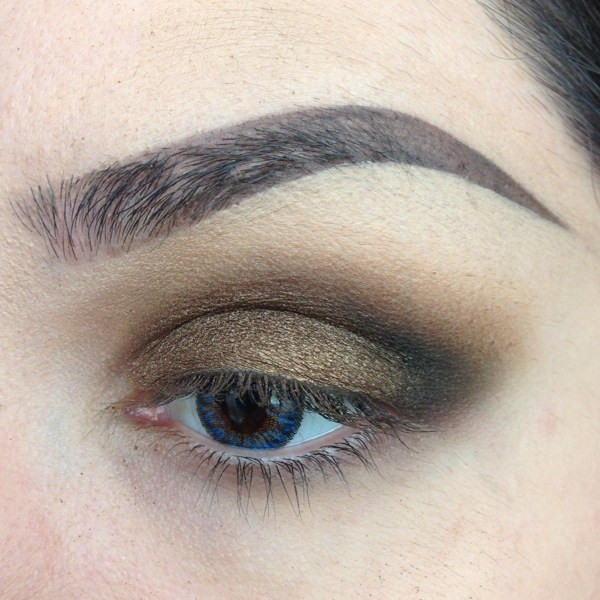 Mắt khói nâu đồng đẹp như nữ diễn viên phim "Transformer" ảnh 5