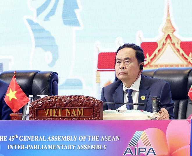 TTXVN_1910 Chu tich Quoc hoi (8).jpg