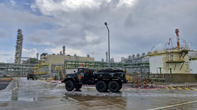 TTXVN_1910 Ba Ria Vung Tau dien tap hoa chat 3.jpg