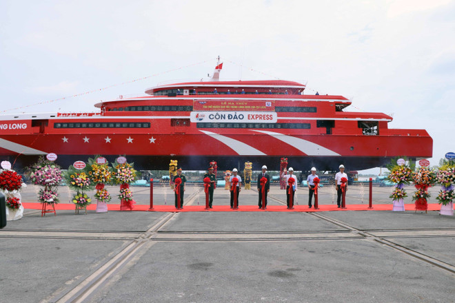Hạ thủy siêu tàu Thăng Long - tàu cao tốc một thân lớn nhất Việt Nam ảnh 1