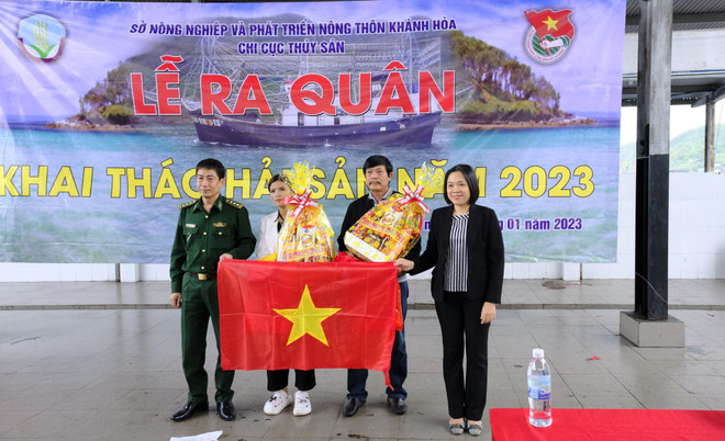 Ngư dân Khánh Hòa ra quân chuyến khai thác hải sản xuyên Tết Quý Mão ảnh 1