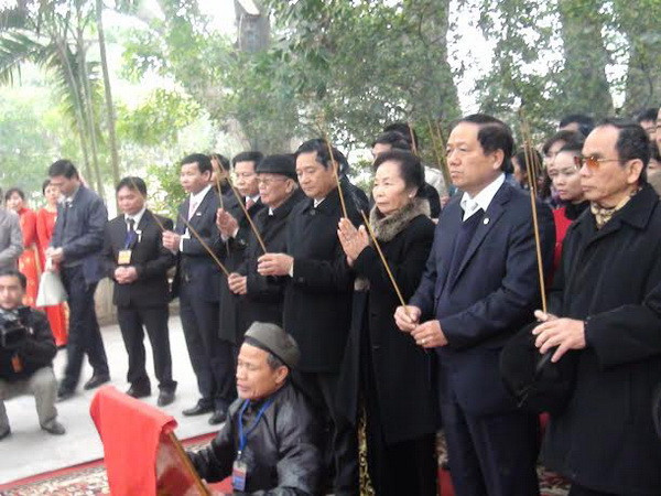 Phó Chủ tịch nước dâng hương đền Kinh Dương Vương ảnh 1