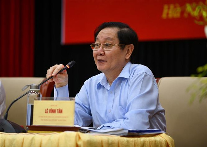 Cụ thể, ông Lê Vĩnh Tân, Bộ trưởng Bộ Nội vụ làm Phó Chủ tịch Thường trực thay bà Trần Thị Hà đã nghỉ hưu. (Ảnh: Diễm Quỳnh/TTXVN phát) Kiện toàn thành viên Hội đồng Thi đua Khen thưởng nhiệm kỳ 2016-2020 ảnh 1