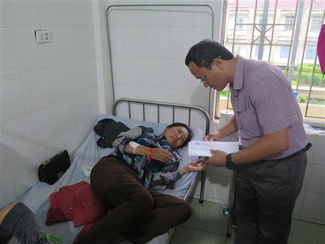 Nỗ lực điều trị cho các nạn nhân vụ tai nạn nghiêm trọng tại Kon Tum ảnh 1