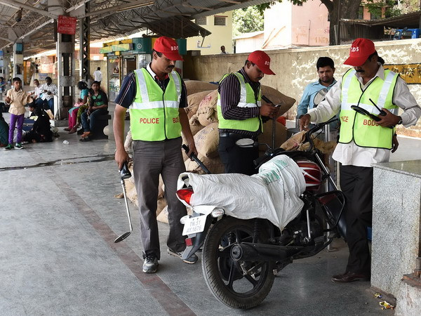 Ấn Độ ban bố tình trạng báo động cao tại các sân bay ảnh 1