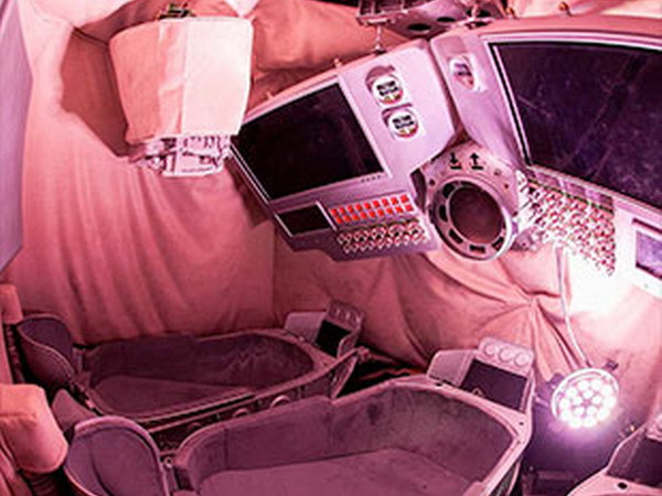 Tàu vũ trụ của Liên Xô được bán với giá 1,4 triệu USD ảnh 1