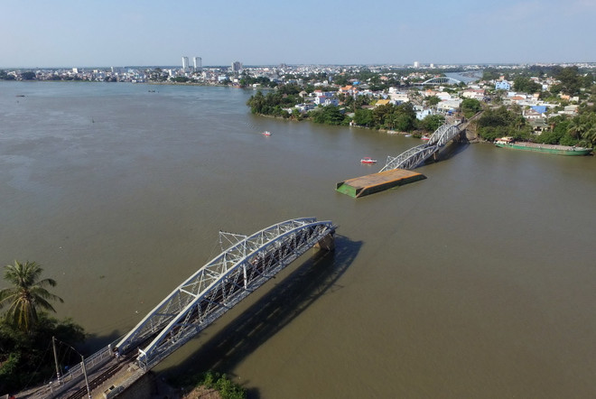 Kịp ngăn tai nạn đường sắt, 3 nhân viên gác chắn được thưởng nóng ảnh 1