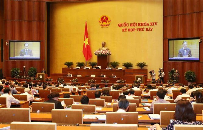 Toàn cảnh phiên họp. (Ảnh: Phương Hoa/TTXVN) Lựa chọn 4 nhóm vấn đề chất vấn tại Kỳ họp thứ 7, Quốc hội khóa XIV ảnh 1