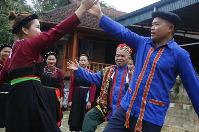 Người giữ lửa tự hào văn hóa cho thế hệ trẻ dân tộc Cao Lan ảnh 2