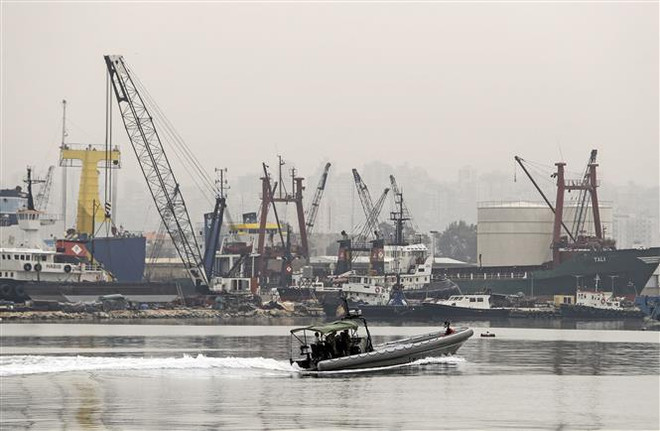 Lật thuyền chở người di cư ngoài khơi Tunisia, 17 người thiệt mạng ảnh 1