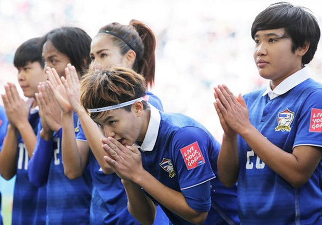 Đội tuyển nữ Thái Lan ngậm ngùi nói lời chia tay World Cup ảnh 1