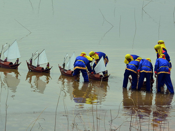 Kiên quyết phản đối Trung Quốc xây dựng đường băng trên đảo Phú Lâm ảnh 1
