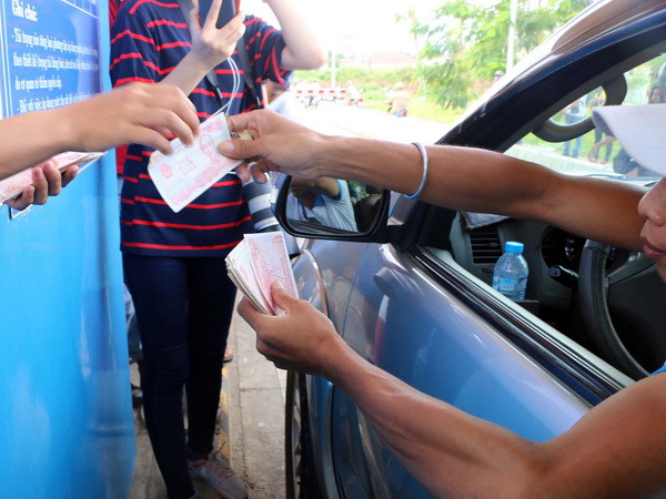 Náo loạn nhiều lần, BOT Sóc Trăng phải xả trạm 2 lần trong ngày ảnh 1