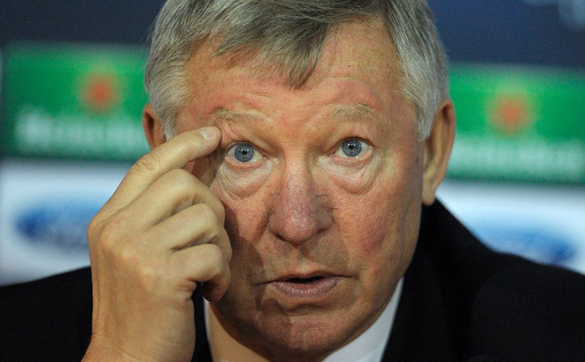 Các cổ động viên của M.U đang rất nhớ Sir Alex Ferguson. (Nguồn: Getty) Cổ động viên M.U gọi cảnh sát để "cầu viện" Sir Alex ảnh 1