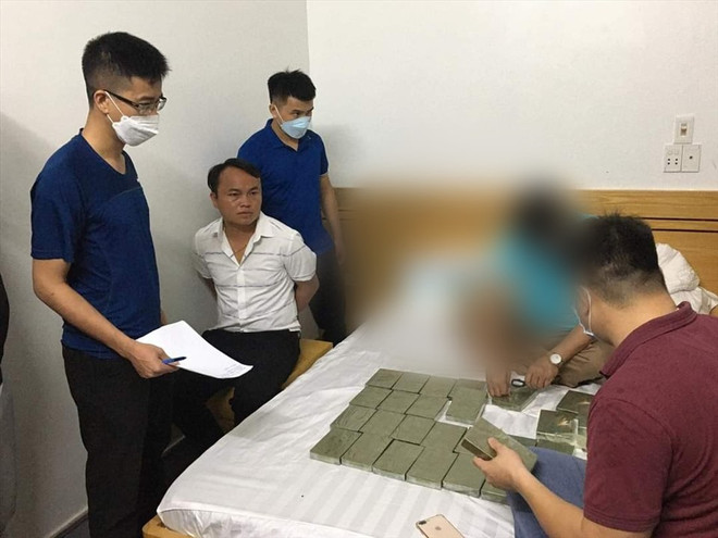 Phú Thọ: Bắt quả tang đối tượng vận chuyển trái phép 30 bánh heroin ảnh 1