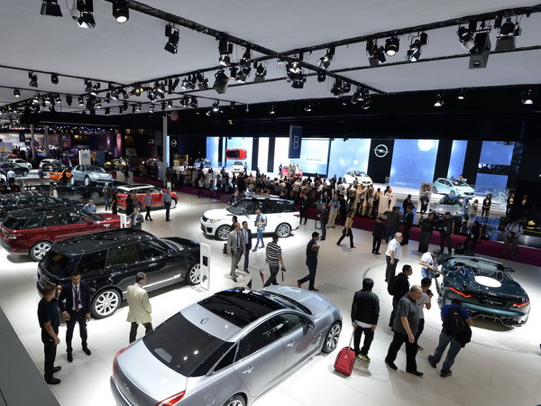 Kẻ trộm có thể đột nhập và kiểm soát phần lớn “xe kết nối” ảnh 1