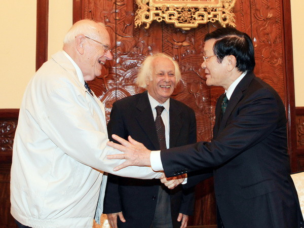 Chủ tịch nước Trương Tấn Sang tiếp hai học giả lý luận Marxist ảnh 1