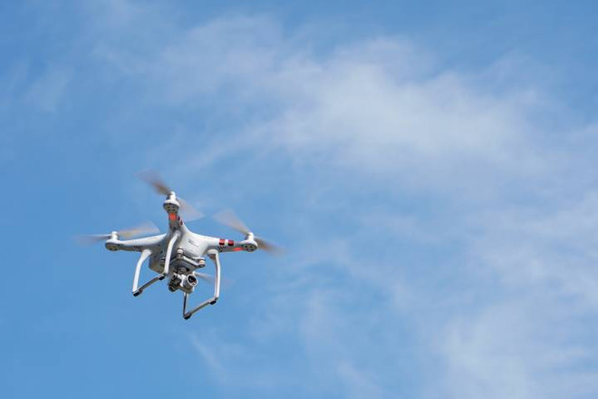 Canada siết chặt quy định về sử dụng thiết bị bay không người lái ảnh 1