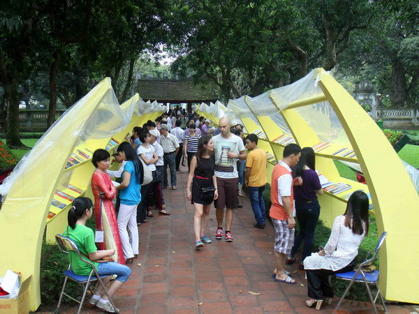 Rộn ràng chào đón Ngày sách đầu tiên của Việt Nam ảnh 1