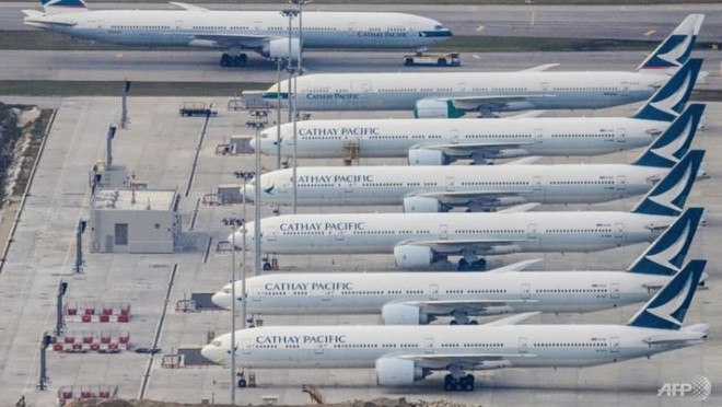 Những quy định chặt chẽ hơn này đã buộc Cathay Pacific Airways hủy bỏ hầu hết các chuyến bay. (Nguồn: AFP) Hong Kong siết chặt quy định phòng chống dịch bệnh COVID-19 ảnh 1