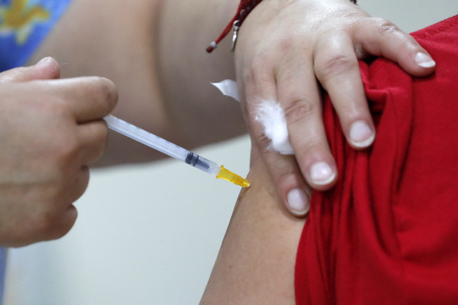 WHO kêu gọi cải tiến các vaccine ngừa COVID-19 để chống biến thể ảnh 1