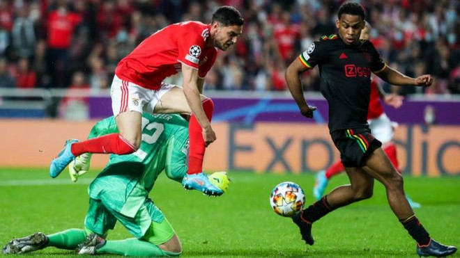 Kết quả chi tiết loạt trận lượt đi vòng 1/8 Champions League ảnh 1