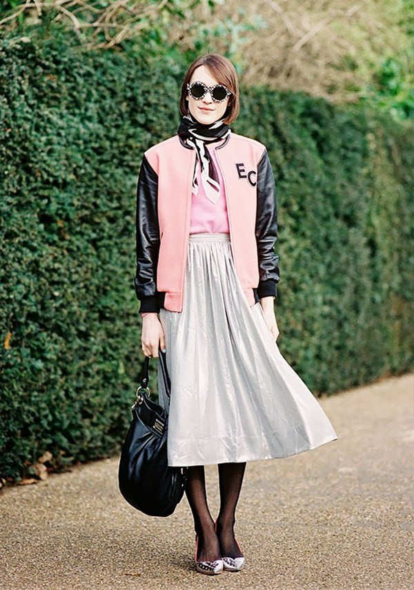 Đẹp dịu dàng với những biến tấu từ phụ kiện khăn lụa mềm mại ảnh 6