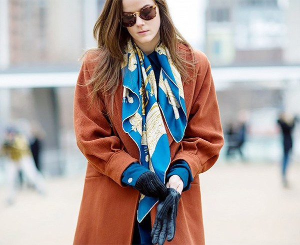 Đẹp dịu dàng với những biến tấu từ phụ kiện khăn lụa mềm mại ảnh 3