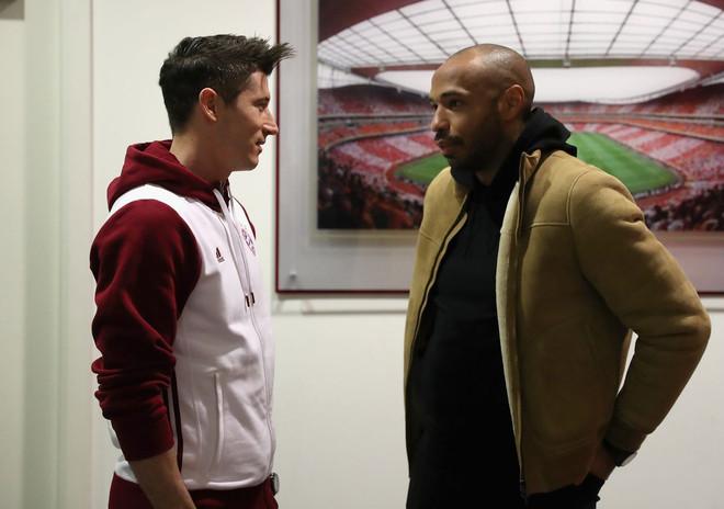Lewandowski từng quan tâm đến Thierry Henry. Cuộc trò chuyện đặc biệt của hai cầu thủ xuất sắc nhất thế giới ảnh 1