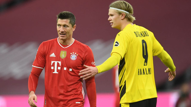 Lewandowski trong cuộc chạm trán Haaland gần đây. (Nguồn: Getty Images) Cuộc trò chuyện đặc biệt của hai cầu thủ xuất sắc nhất thế giới ảnh 3