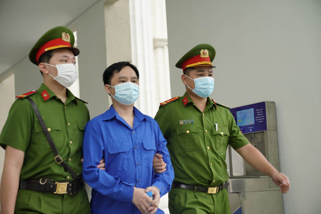 Xét xử Louis Holdings thao túng chứng khoán, thu lợi gần 155 tỷ đồng ảnh 1