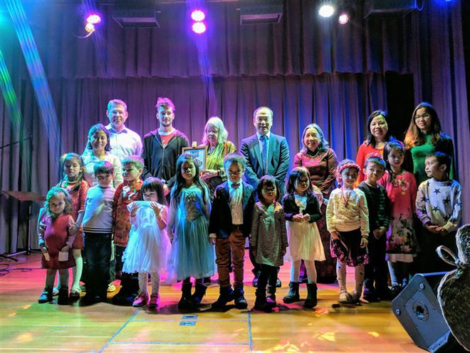 Ngày hội đoàn kết với Việt Nam ở Zurich: Bền bỉ hoạt động từ thiện ảnh 1