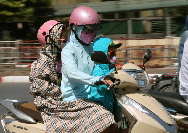 Dự báo còn nhiều đợt nắng nóng và bão trong tháng Bảy ảnh 1