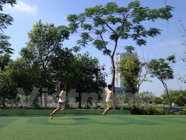 Các tỉnh Bắc Bộ thời tiết mát mẻ, mưa lớn kéo dài ở Trung Bộ ảnh 1