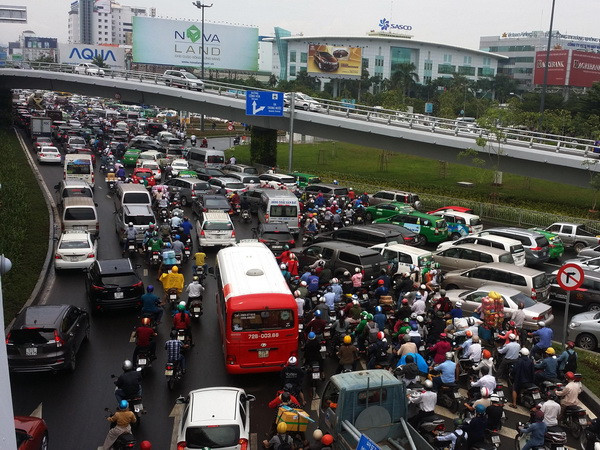 Đình chỉ công tác ba Cảnh sát giao thông nghi vấn sai phạm ảnh 1