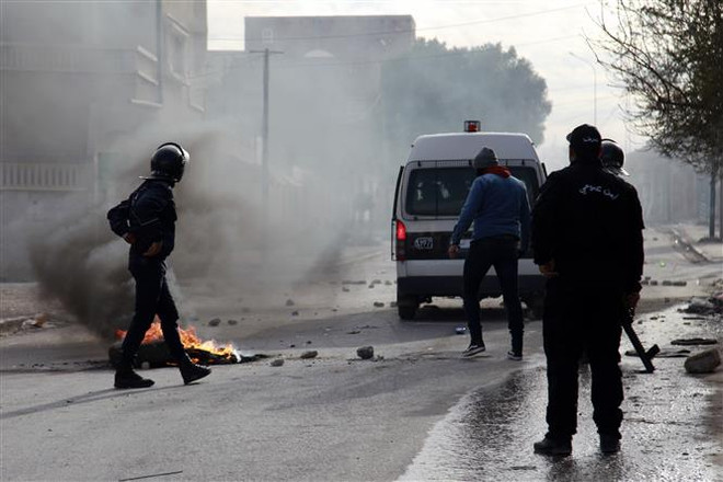 Tunisia tiếp tục gia hạn tình trạng khẩn cấp để chống khủng bố ảnh 1