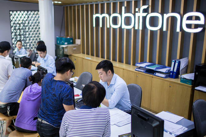 “Cơn sốt” điện thoại tầm trung giá rẻ từ mạng di động MobiFone ảnh 1