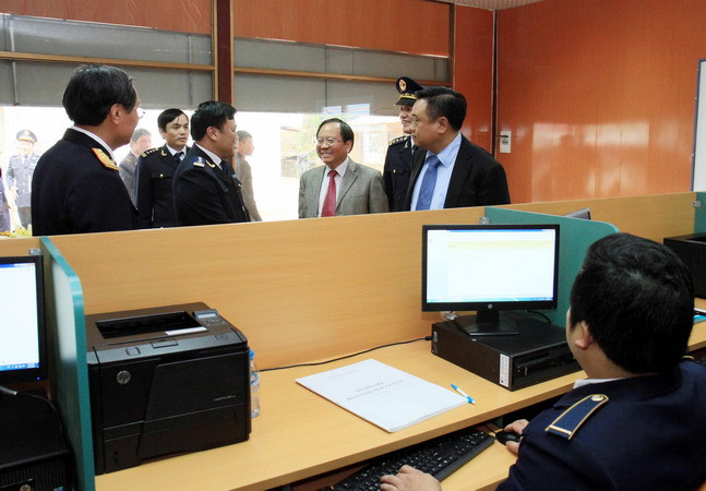 Lạng Sơn: Lập điểm kiểm tra chuyên ngành tại cửa khẩu Tân Thanh ảnh 1