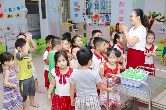 Trẻ em Hà Nam hào hứng tham gia phát động chương trình sữa học đường ảnh 3