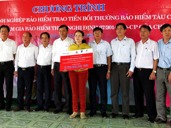 Tàu cá đầu tiên được bồi thường 2,7 tỷ đồng tiền bảo hiểm ảnh 1